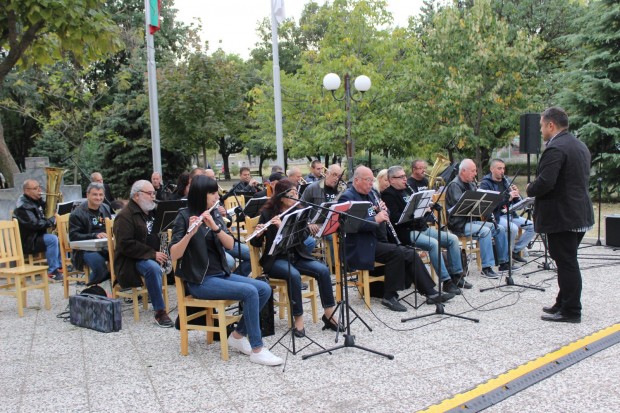 Емблематичният Биг Бенд Пловдив изнесе уникален концерт пред храм Свети