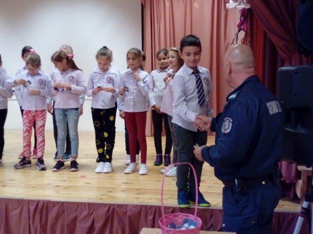 Детско полицейско управление има от днес в СУ Гео Милев.