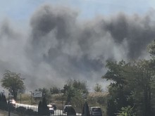 Внимание! Голям пожар край Околовръстното на Пловдив, огромна димна завеса!