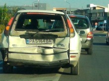 Кола на пътя без задно стъкло? В Пазарджик може!