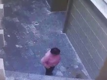 Камера улови дама в доста деликатна ситуация на пъпа на Пловдив (18+)