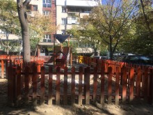 Готова е детската площадка, скарала райкмет и граждани