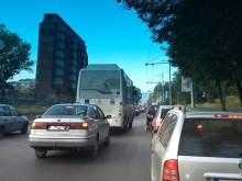 Страшна тапа на Коматевския възел, шофьорите бесни и изнервени!