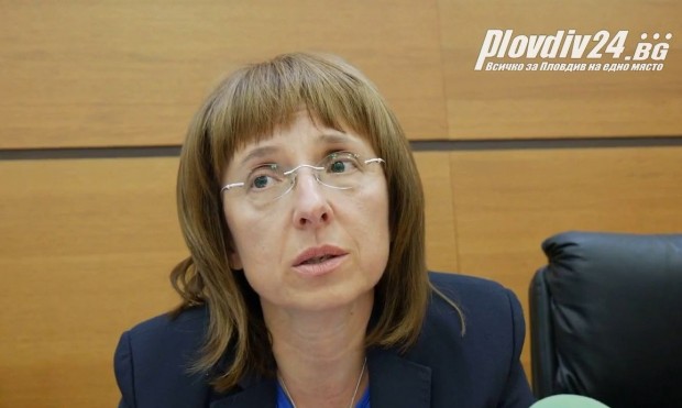 Председателят на местния парламент Савина Петкова по неволя влезе в