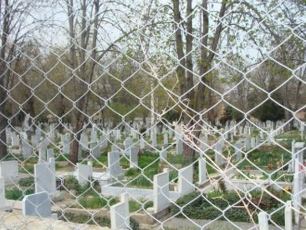 Ремонтират Рогошките гробища, а обществената поръчка за избор на изпълнител