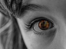 6-годишно момченце изпадна в истерия, когато майка му го захвърли на социалните