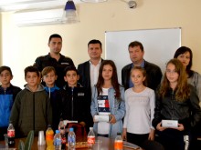 Добрата новина: Наградиха ученици, предотвратили разрастването на пожар