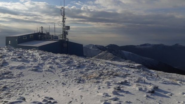 Сняг покри района на връх Мусала тази сутрин за първи