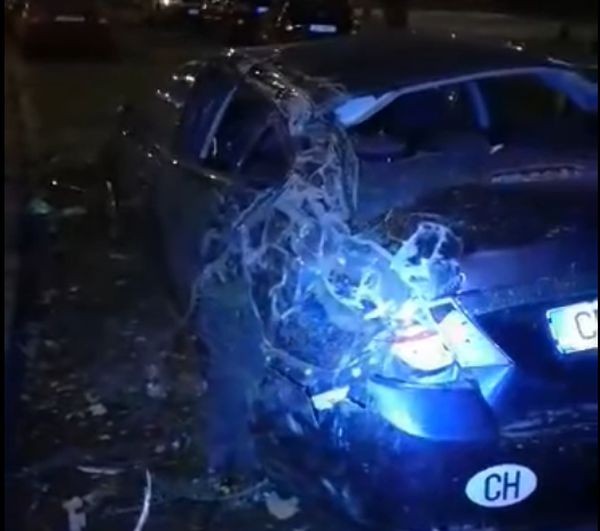 Фейсбук
Дрогиран шофьор блъсна с колата си седем автомобила на излизане