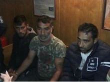 Съдът остави в ареста обвинените за побой над полицаи в Сливен