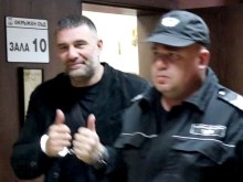 Райфъла и аверите му могат да изгният в затвора