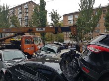 Автокран остана без спирачки и смачка много автомобили