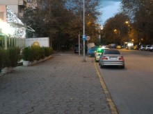 Пазарджиклия опита да влезе със старичкото си БМВ в пловдивско заведение