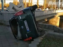 Каскадьор "изправи" кръговото на Водната палата в тежко ПТП!