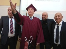 Удостоиха световен карате експерт с професорско звание на Пловдивския университет