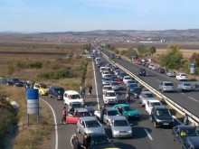 Пловдив се изложи! Едва 10 протестираха срещу скъпите горива