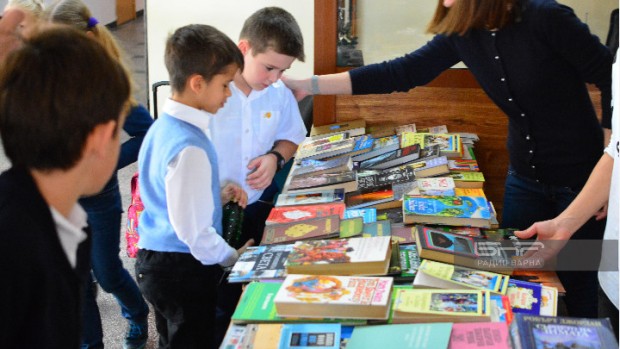 БНР
Базар на прочетени книги се провежда днес в Средното училище
