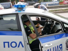 "Рено" застана напречно на улица в "Тракия", униформените изумени от показанията на дрегера!