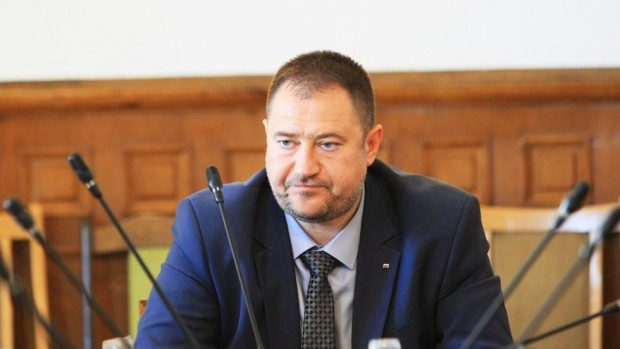 БГНЕС
С решение на правителството Петър Харалампиев е освободен като председател