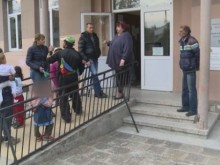 Отнеха четирите деца на семейството, чието бебе почина от инфекция