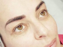 Известна наша телевизионна водеща се показа без грим