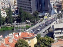 Ограничават движението по моста на Панаира