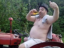 Няма да го познаете! Компаньонка дрогира и ограби участвал във "ВИП Брадър"