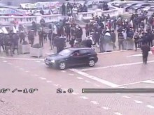 "Голф" изуми на жълтите павета в София, полицията пусна кадри от екшъна