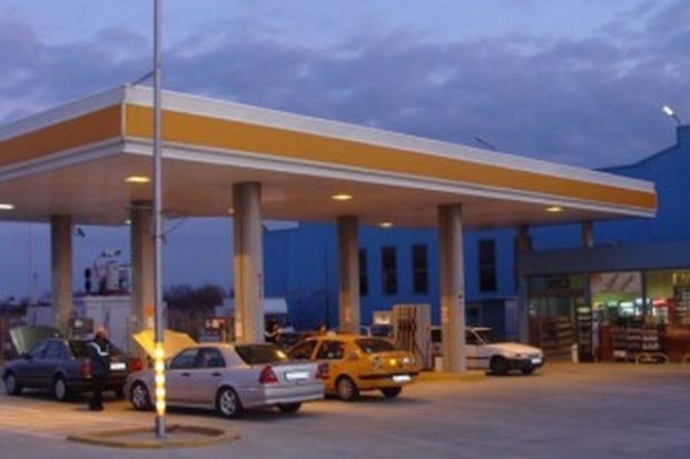 Blagoevgrad24.bg
Цената на бензина у нас падна средно с около 24