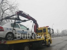 Чудо невиждано ! "Паяк" вдигна патрулка