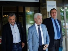 След инфарктно 8-часово заседение лидерите на патриотите се разделиха без изявления