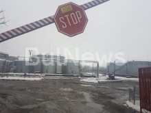 Спецакция на митниците и ДАНС в складовете на "Петрол"!