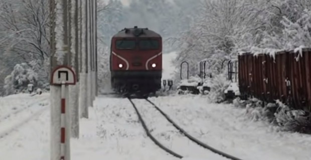 Ентусиасти от Родопската теснолинейка се опитват да спасят легендарния влак