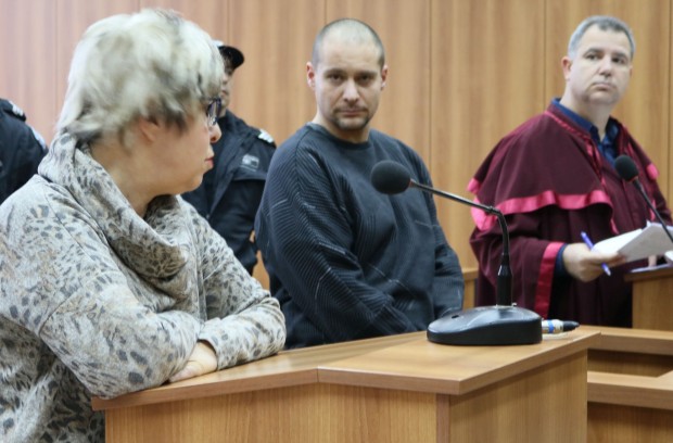 Доведоха в съда д р Петър Влахов който е задържан заради