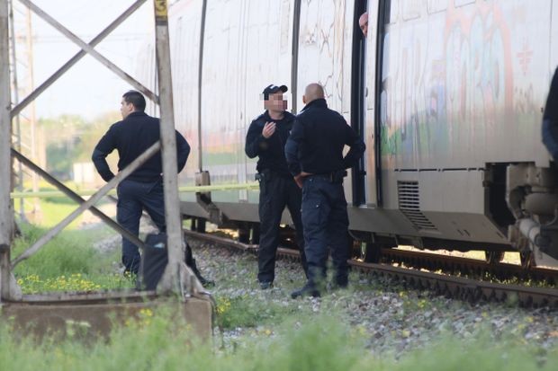 17 чужди граждани са открити в товарен влак тази сутрин