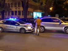 Зрелищна катастрофа! Патрулка се натресе в джип