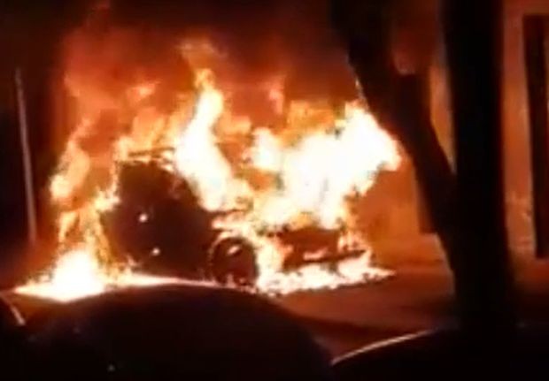 Лек автомобил изгоря в район Южен в Пловдив рано тази