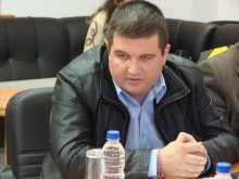 Общината може да плаща и двата заема без да вдига местните данъци
