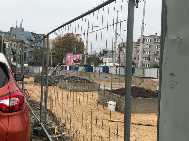 Varna24 bg  Припомняме че ремонтът на новата площадка започна през август и трябва