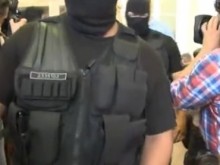 Посолството ни в Австрия не е информирано за присъдите за тероризъм на двамата българи