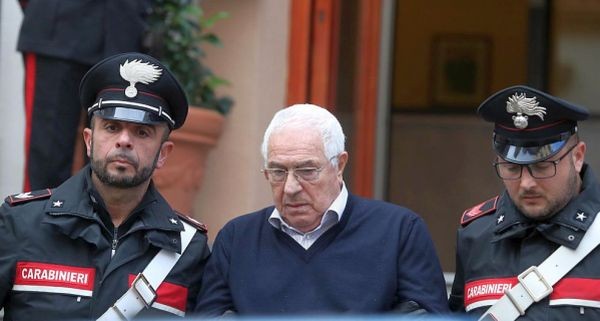 Арестуваха новия кръстник на италианската мафия съобщава Ройтерс Италианската полиция