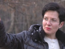 Нахапана от кучета учителка се уплаши дори от собственото си