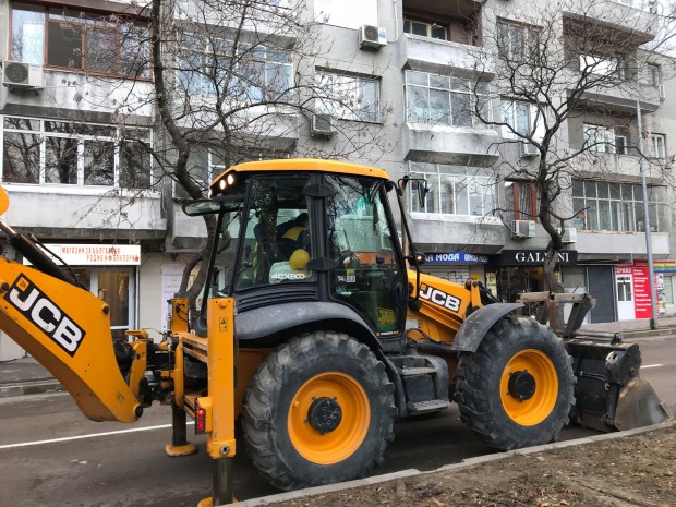 Varna24.bg.Рехабилитацията е по проект Естетизация и модернизация на градската среда във Варна“