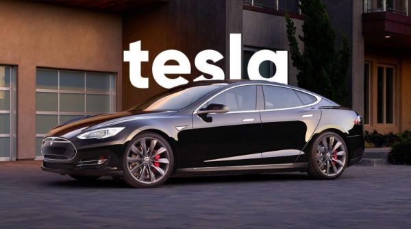 Фейсбук Тесла ще започне да доставя своя електрически седан Модел 3