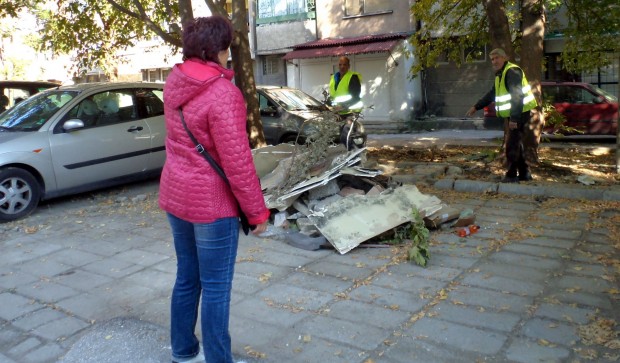 След премахването на гаражни клетки в Пловдив собствениците им сами