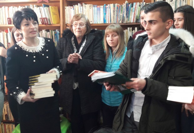 Народният представител от ПП ГЕРБ Десислава Атанасова направи дарение на