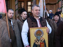 Красиво шествие оцвети центъра на Пловдив!