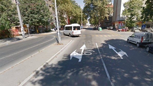 Google
Вчера около 12 04 часа на кръстовището на бургаските улици Сан