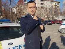 Цяла България му ръкопляска! Вижте какво се случи с полицая, спасил детенце в Пловдив!