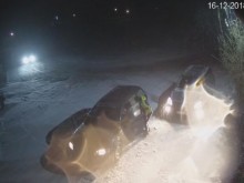 Силен сняг вали в района на "Хижа Здравец" и "Копривките"